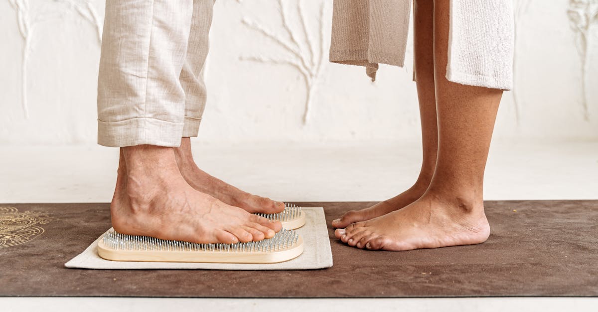 découvrez l'acupressure, une pratique ancestrale qui utilise la pression sur des points spécifiques du corps pour soulager le stress, améliorer la circulation et favoriser le bien-être. plongez dans l'univers de cette thérapie naturelle et apprenez comment l'intégrer dans votre quotidien pour une meilleure santé.