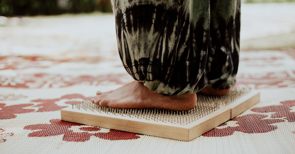 découvrez les bienfaits du tapis d'acupression : soulagement des douleurs musculaires, amélioration de la circulation sanguine, réduction du stress et relaxation profonde. transformez votre bien-être au quotidien avec cet outil naturel.