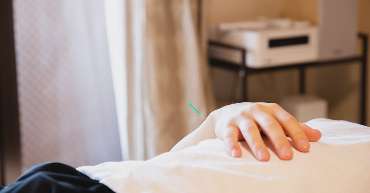 découvrez les bienfaits de l'acupression, une méthode naturelle qui stimule des points spécifiques sur le corps pour soulager le stress, améliorer la circulation et favoriser un bien-être global. apprenez à utiliser cette technique ancienne pour harmoniser votre énergie et retrouver équilibre et sérénité.