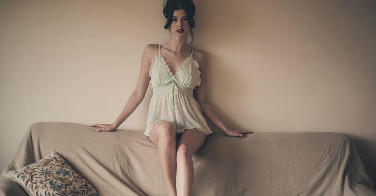découvrez notre collection de lingerie élégante, alliant sophistication et confort. des modèles raffinés pour sublimer votre silhouette et vous sentir belle en toutes circonstances.
