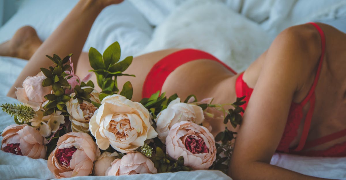 découvrez notre collection de lingerie raffinée et sensuelle, conçue pour sublimer votre silhouette et vous faire sentir belle en toutes circonstances. du soutien-gorge élégant aux ensembles en dentelle, trouver la pièce parfaite pour chaque moment.