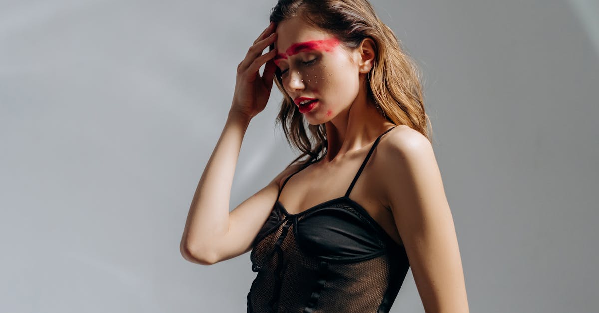 découvrez les dernières tendances en lingerie pour la saison ! explorez des styles innovants, des matériaux délicats et des designs modernes qui allient confort et séduction. restez à la pointe de la mode intérieure avec nos astuces et conseils.