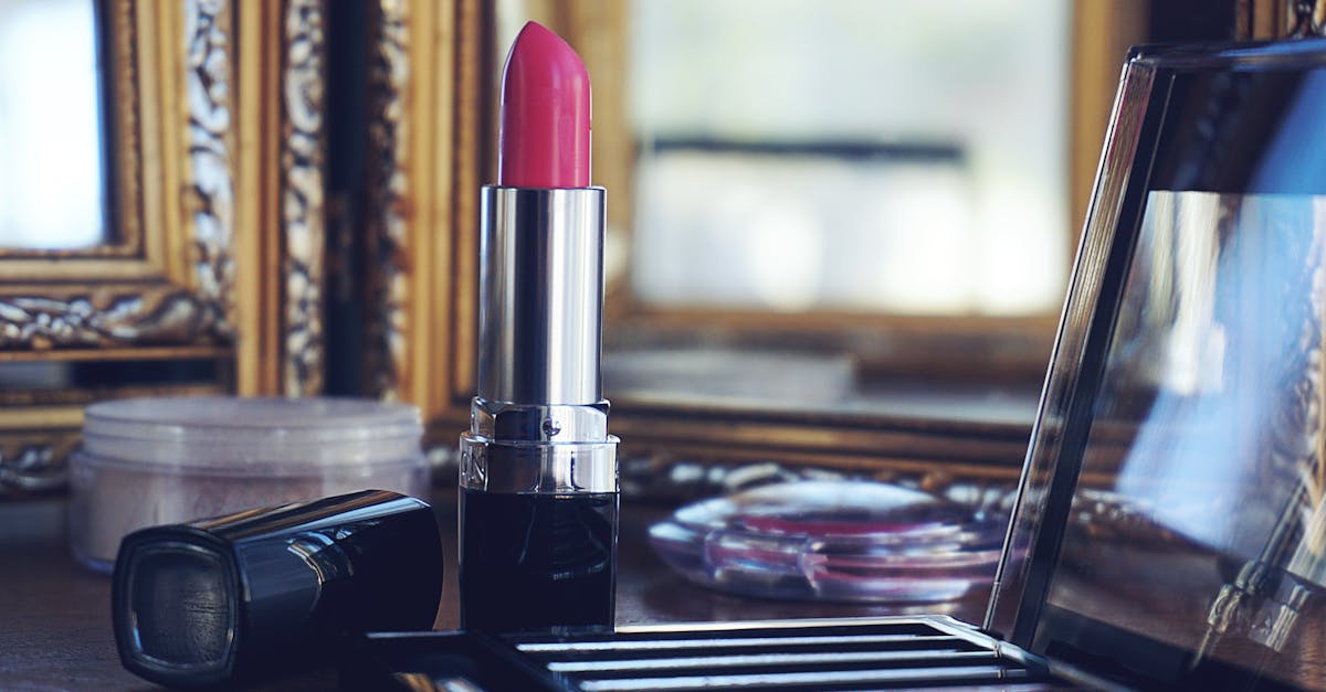 découvrez notre gamme de rouges à lèvres, alliant couleurs intenses et textures délicates. sublimez votre sourire avec des produits de qualité, adaptés à tous les styles et toutes les occasions. trouvez la teinte parfaite pour exprimer votre personnalité et mettre en valeur votre beauté naturelle.