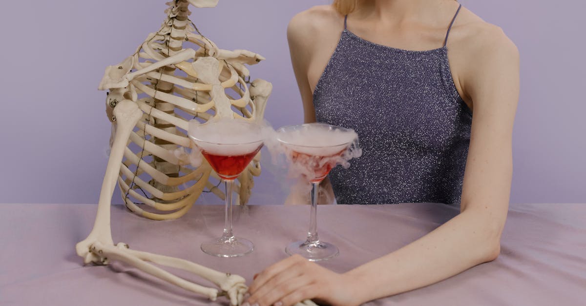 découvrez notre sélection de costumes sexy, parfaits pour pimenter vos soirées. que ce soit pour un événement spécial ou une fête costumée, trouvez le look qui saura captiver tous les regards. osez l'audace et exprimez votre sensualité avec nos tenues tendance et élégantes.