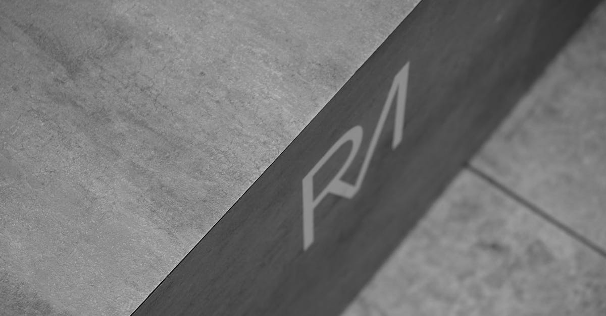 découvrez tout sur les marques déposées : leur importance, comment les enregistrer, et les stratégies pour protéger votre identité de marque. renseignez-vous sur les droits légaux associés aux marques et apprenez à naviguer dans le monde du droit des marques.