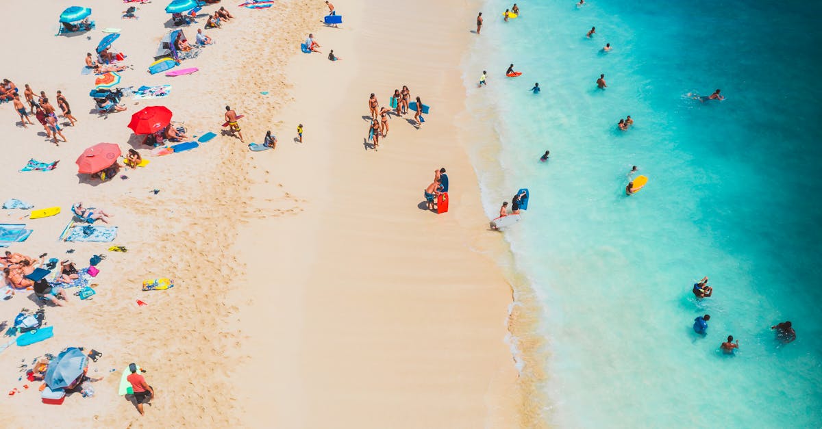 découvrez notre collection de serviettes de plage, idéales pour profiter du soleil avec style. ultra-absorbantes et confortables, nos serviettes vous accompagnent pour des journées inoubliables au bord de l'eau. profitez de designs colorés et uniques qui reflètent votre personnalité.