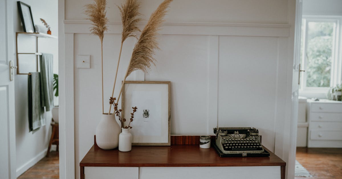 découvrez notre collection de vases décoratifs, parfaits pour embellir votre intérieur. que vous cherchiez un style moderne, rustique ou classique, nos vases ajoutent une touche d'élégance à chaque pièce.