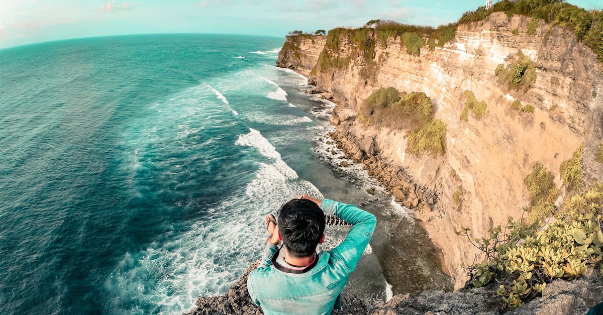 découvrez bali, l'île des dieux : plages paradisiaques, rizières verdoyantes, temples majestueux et culture balinaise authentique pour un voyage inoubliable en indonésie.