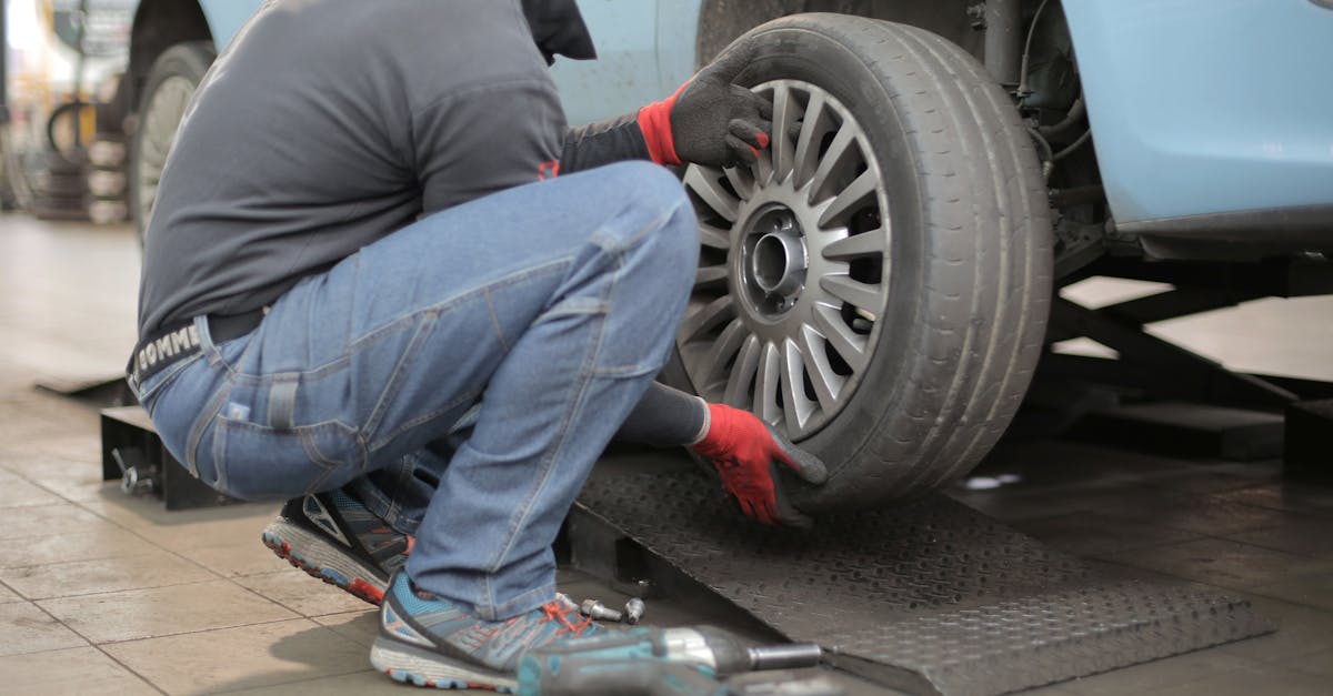 découvrez tous nos conseils et astuces pour l’entretien et la maintenance de votre voiture : révisions, vidanges, pneus, freins et bien plus pour rouler en toute sécurité.